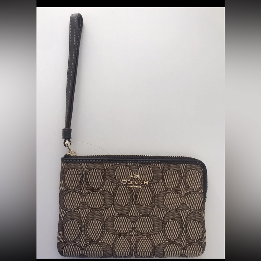 NWT COACH OUTLINE SIGNATURE ZIP WRISTLET F58033 KHAKI/BROWN